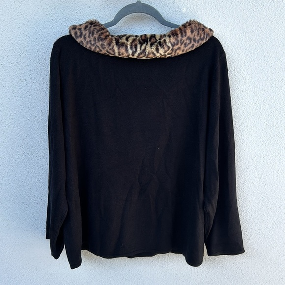 Hampshire Studio Plus Black Shirt with Faux Leopard Cowl Neck Size 3X - Picture 4 of 4